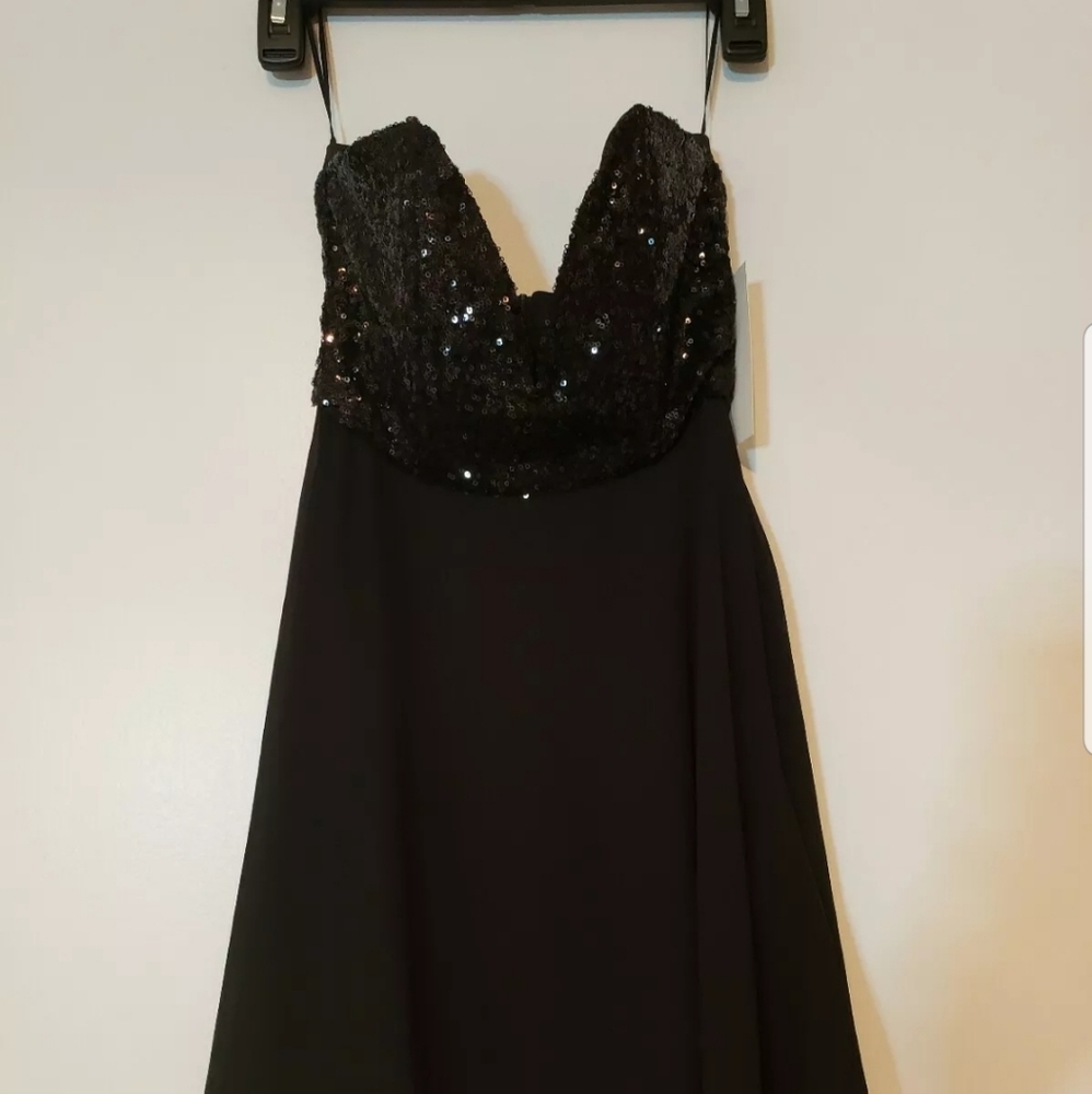 3/$25~Tobi dress, nwt sequined strapless sz XS